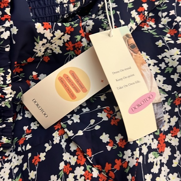 NWT, Dokotoo,Floral Navy Dress, Bow Front,Soft, Flowy,Excellent Condition,Size M - Picture 3 of 10